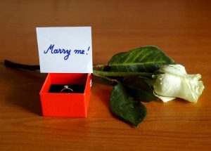 Proposta matrimonio social: Fedez chiede la mano a Chiara