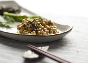 Natto: un piatto giapponese a base di fagioli fermentati