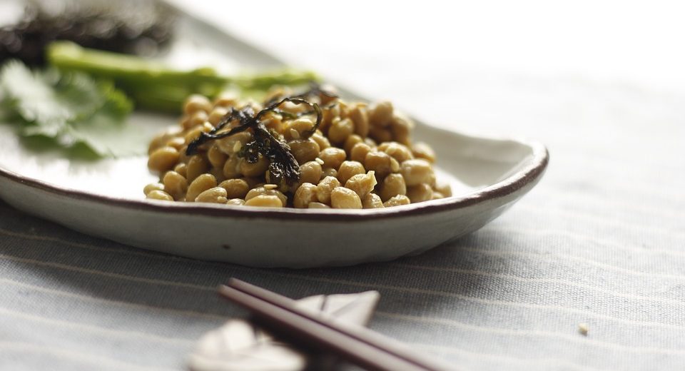 Natto: un piatto giapponese a base di fagioli fermentati