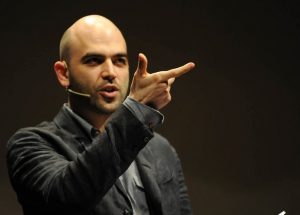 Saviano indagato per diffamazione: cosa è accaduto allo scrittore