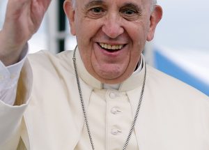 Chiesa, giovani: il Papa chiede scusa da parte degli adulti