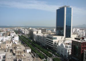 Tunisi: donna si fa esplodere e provoca 9 feriti