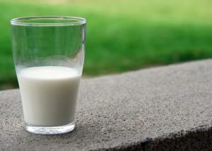 Dieta priva di lattosio: chi la deve seguire e cosa mangiare